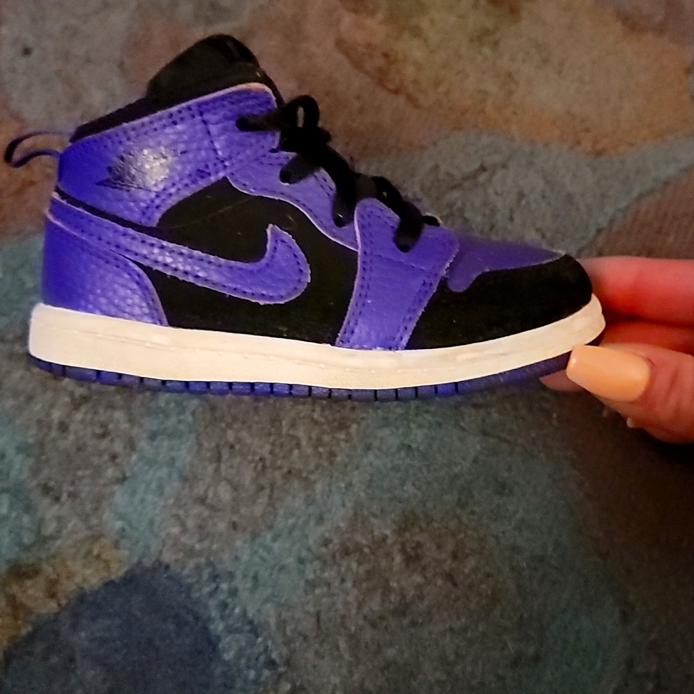 High top Nike toddler size 7